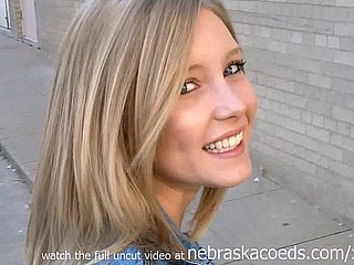 putain d'incroyable petite amie blonde chaude étant filmé par ex petit ami