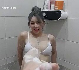 Korean blowjob in the shower (more videos near her in the description)