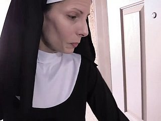 Frau Unreasonable Nonne Fuck im Strumpf