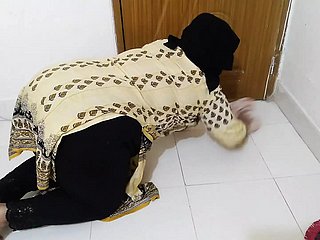 Tamilische Dienstmädchen verdammte Besitzer beim Reinigen des Hauses Hindi Mating