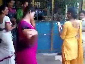 dishearten desnudez en público indio