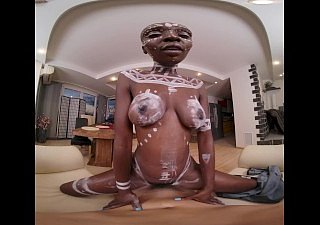 VRConk Geile afrikanische Prinzessin liebt es, weiße Jungs more VR-Pornos zu ficken