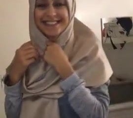 X-rated arab muslim khăn trùm đầu cô gái pic bị rò rỉ